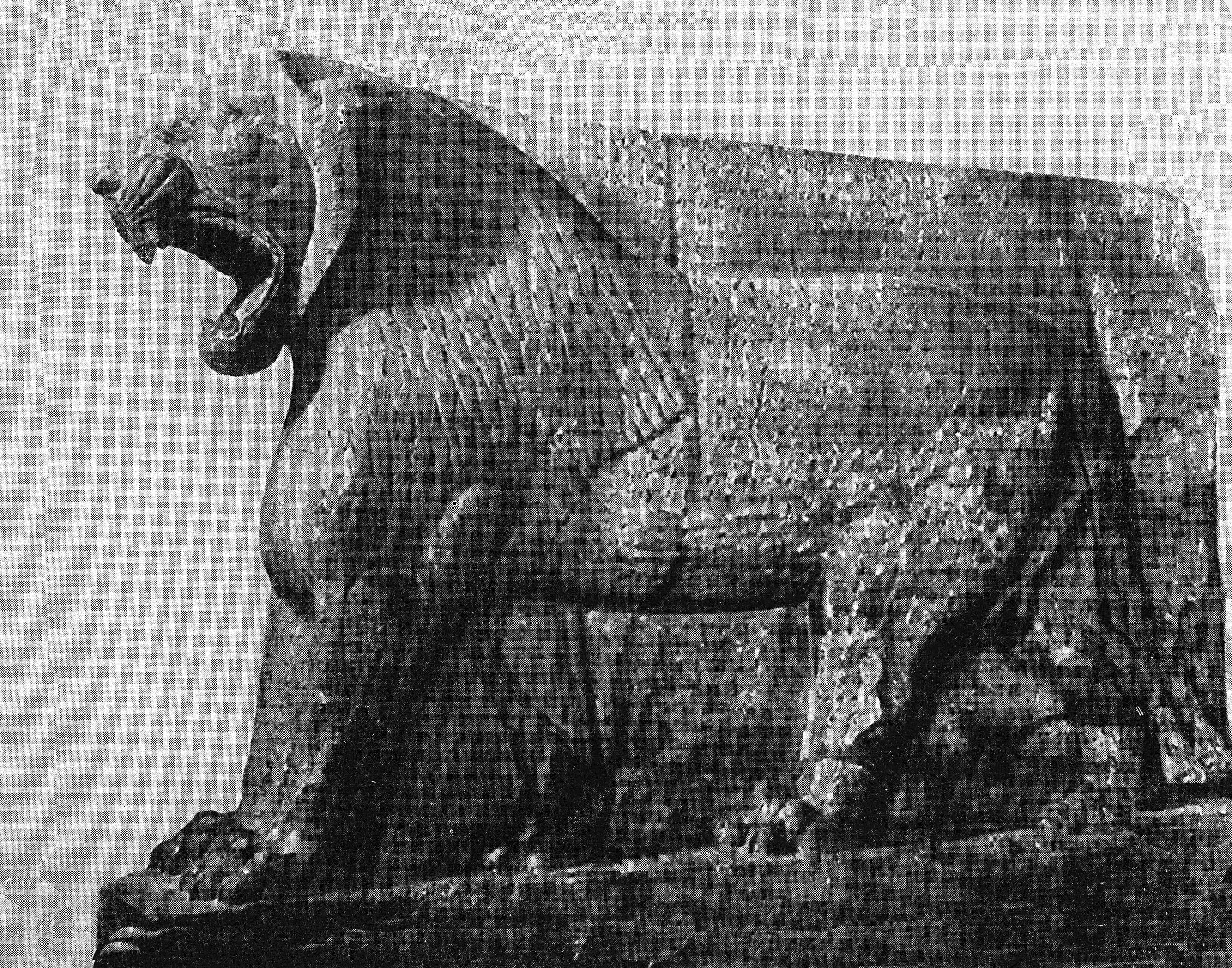Месопотамия памятники. Шеду Ассирия скульптура. Крылатые львы Месопотамия. Крылатый Лев Ассирия. Брунсвик скульптура крылатый Лев.